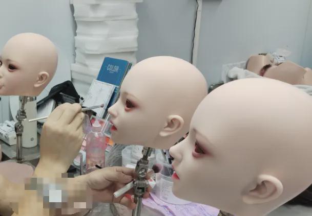 人的“梦中情娃”卖爆了！冰球突破豪华版全球中年男(图4)